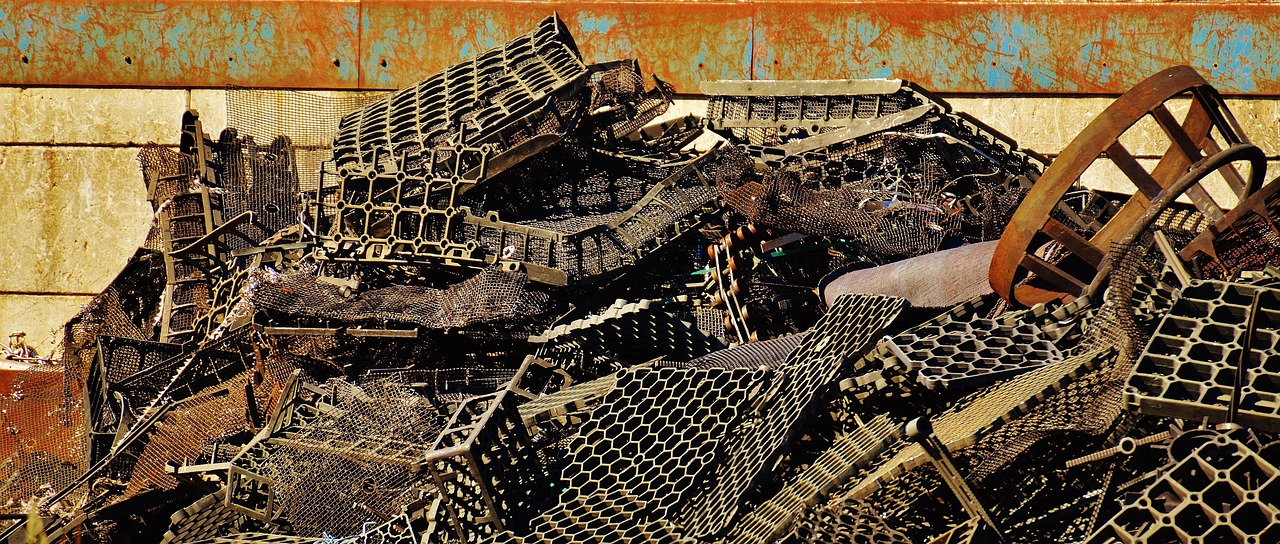 Ferrous scrap: steel mesh and structural offcuts